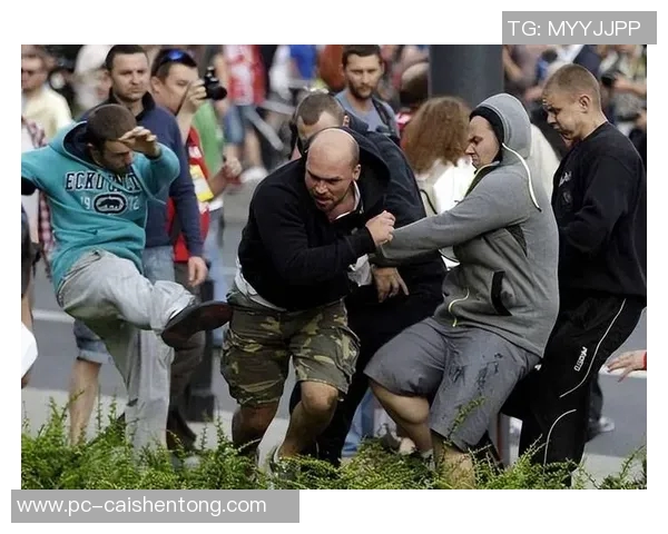 英国足球流氓文化的兴起与衰退对社会的影响与反思 英国足球流氓文化的兴起与衰退对社会的影响与反思