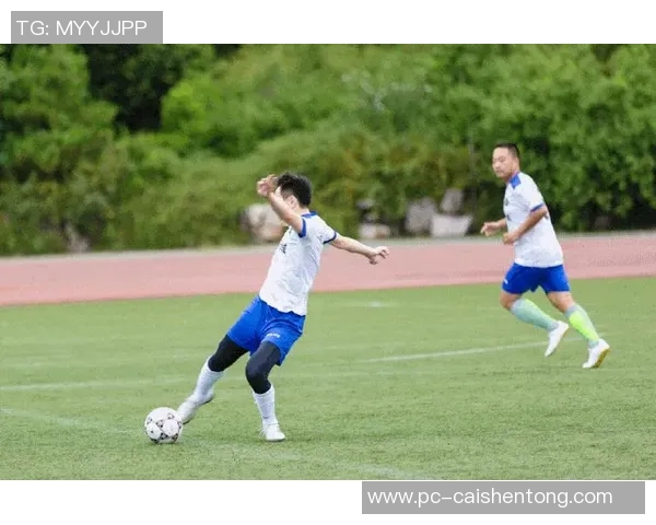 足球文字直播全景解析赛事动态与精彩瞬间的完美结合 足球文字直播全景解析赛事动态与精彩瞬间的完美结合